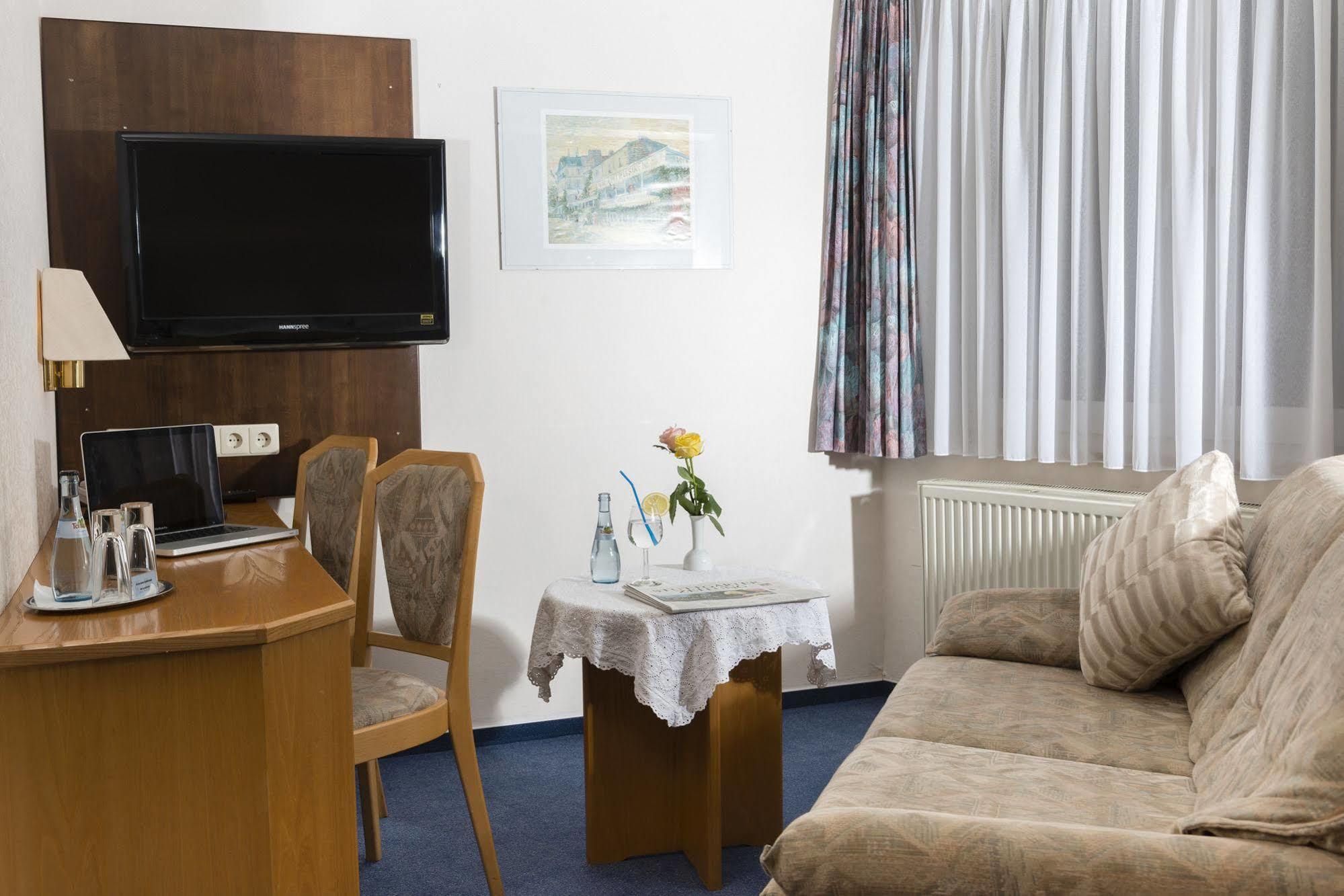 Hotel Adler Waiblingen  Exterior photo